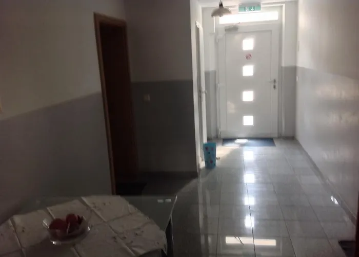 ペンション リンデンガルテン ゲストハウス