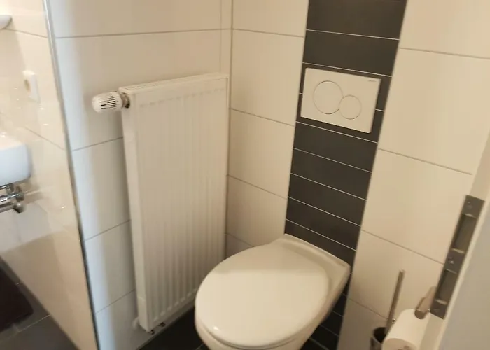 ゲストハウス ペンション リンデンガルテン ニュルンベルク