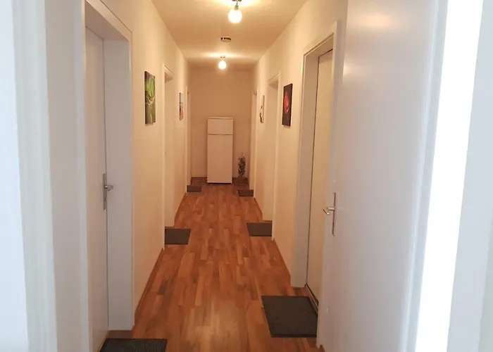 ペンション リンデンガルテン ゲストハウス