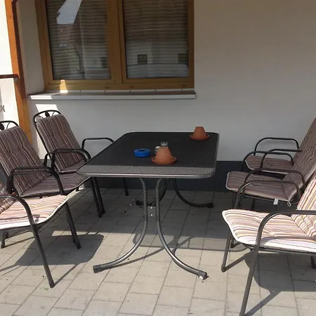 ペンション リンデンガルテン *